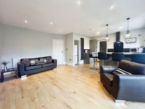 Lounge onto Kitchen- click for photo gallery